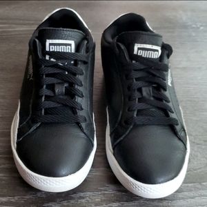 Puma Sneakers ( Sz 5.5 )